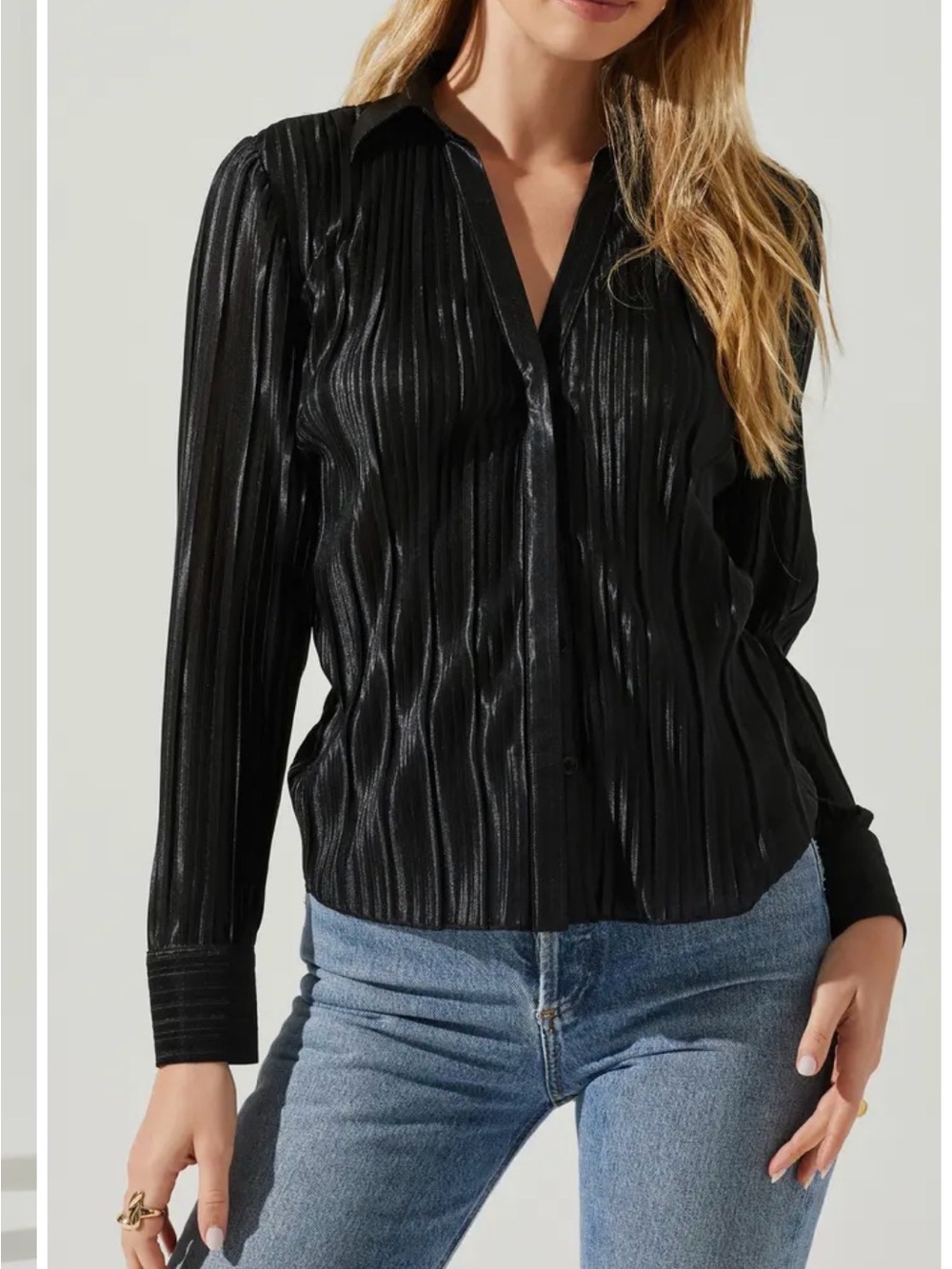 Astr Black Pleated Long-Sleeve Button-Down Shirt